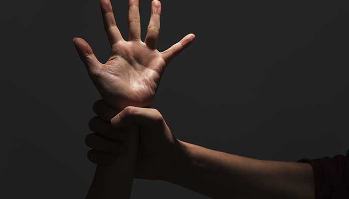 梦见有人害自己什么意思 梦见有人害自己预示什么