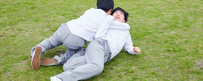 梦见自己与人打架什么意思 梦见自己与人打架预示什么