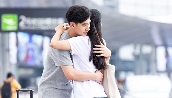 梦见跟陌生男人在一起拥抱什么意思 梦见跟陌生男人在一起拥抱好不好